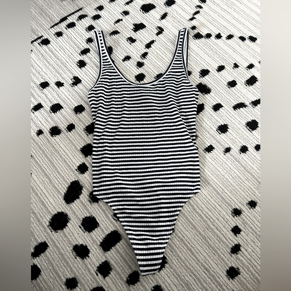 Aritzia Wilfred free striped bodysuit size small